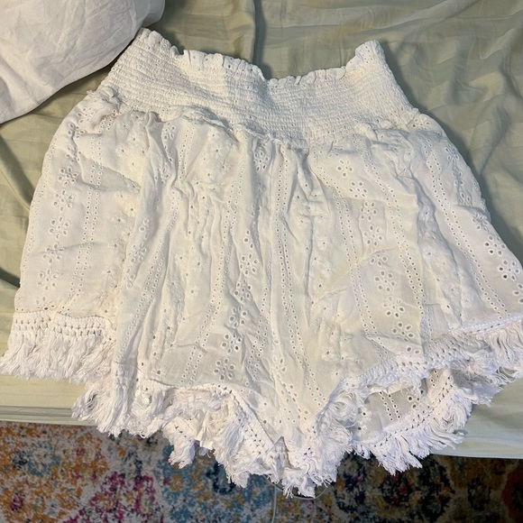 WhiteFloral Tassel Shorts NWT - Picture 4 of 7